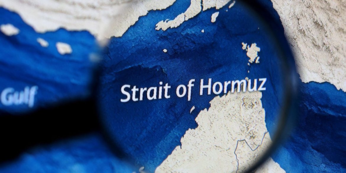 ira-retoma-controle-do-estreito-de-ormuz-em-meio-a-tensoes
