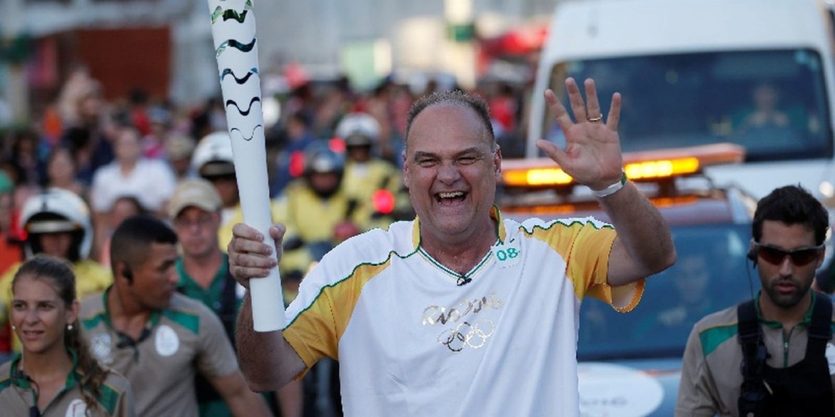 flamengo-homenageia-oscar-com-aposentadoria-da-camisa-14
