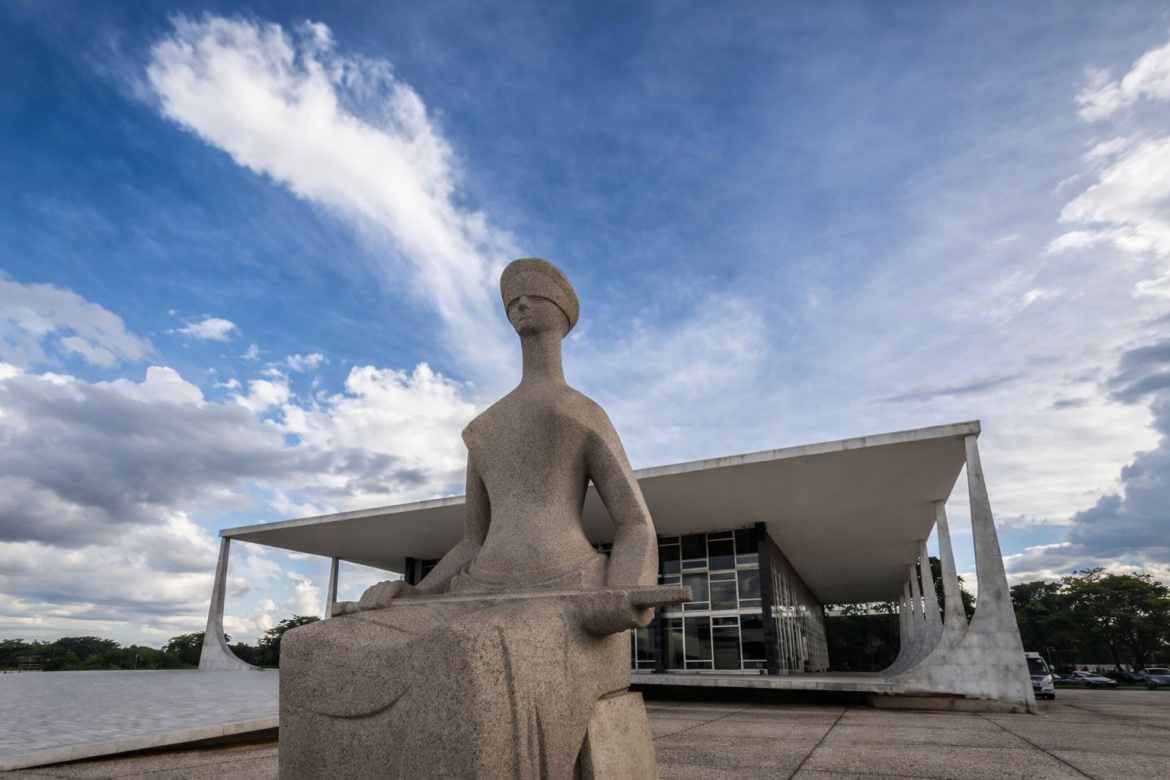 brasileiros-veem-stfm-como-poderoso-e-essencial-em-paradoxo