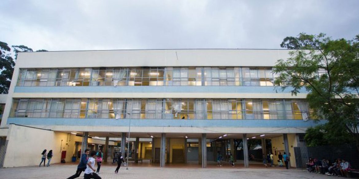 professores-de-sp-encerram-greve-mas-continuam-mobilizados