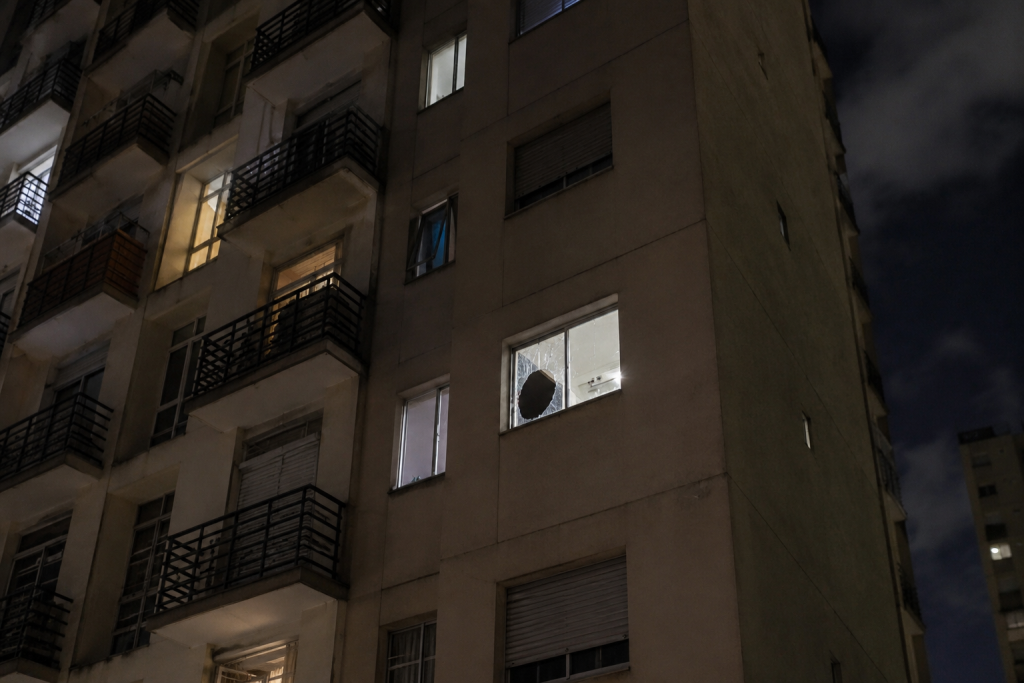 bala-perdida-atinge-apartamento-no-15o-andar-em-sao-paulo-e-assusta-moradores